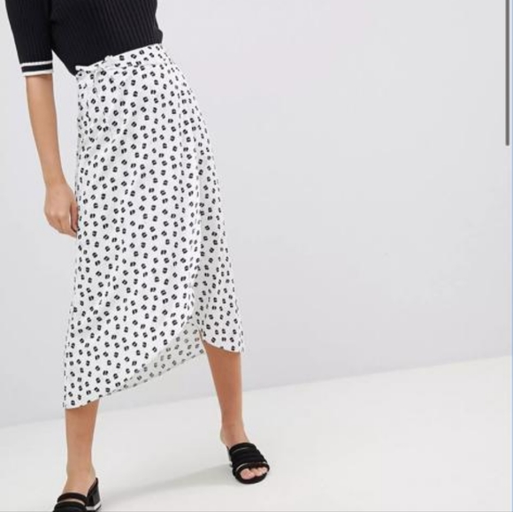 ASOS floral wrap midi skirt - Picture 2 of 9